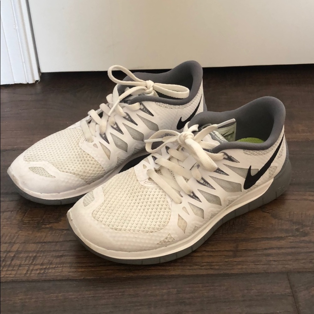 White nike free 5.0